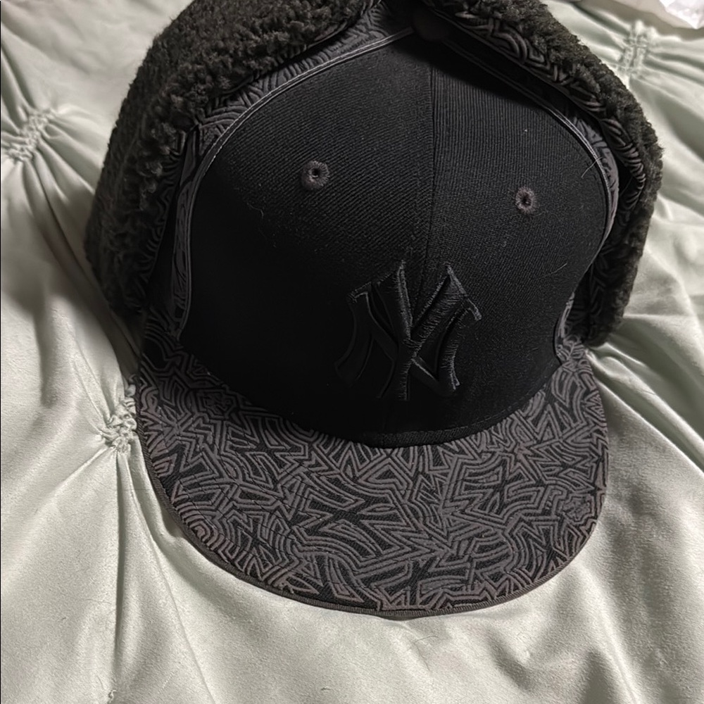 New Era Black and Gray Cap with Textured Brim